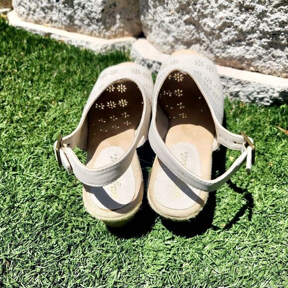 Women's Easy Street daisy wedge heel sandals - Picture 13 of 14